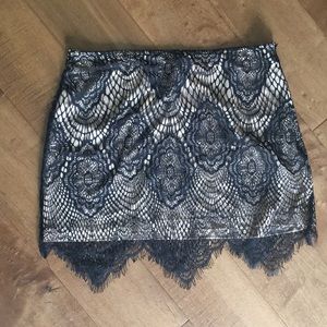 Black/nude lace Bodycon skirt